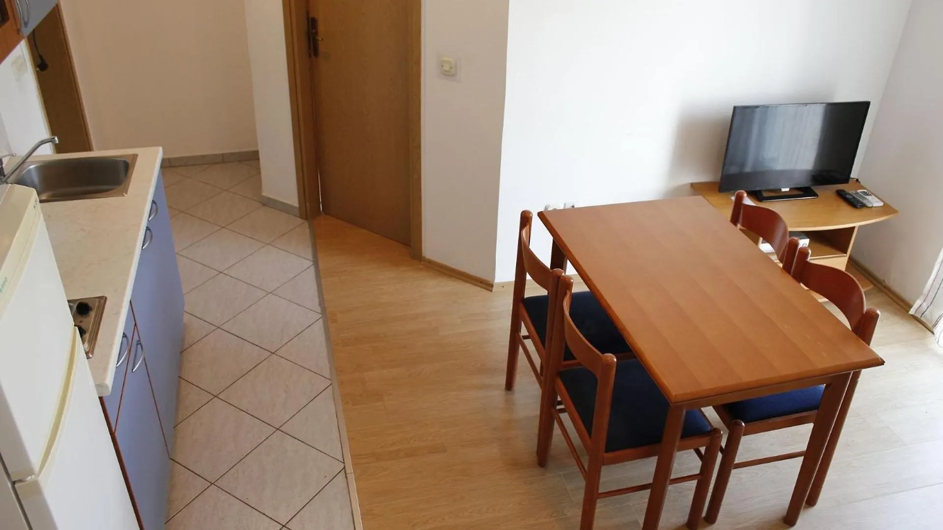 Apartments Branko Povljana